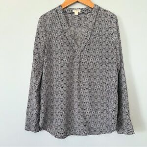 J. Crew V-Neck Blouse Black & White Abstract Pattern size XS